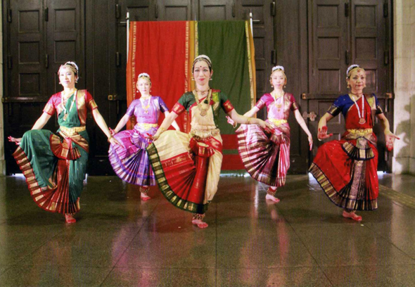 インド舞踊を踊ろう! インド舞踊を踊ろう!