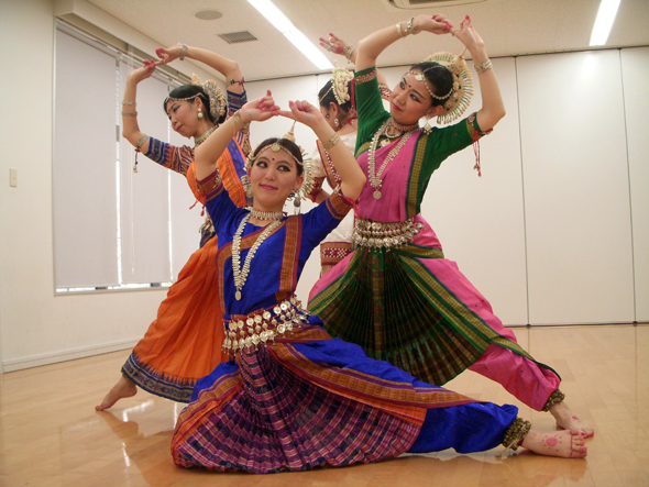 着るインド! ~サリーの着付け講座 着るインド! ~サリーの着付け講座